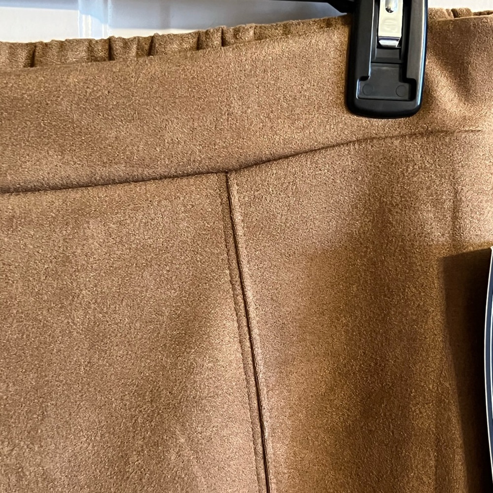 🍁BAGATELLE ~ Sueded ankle pants. - Picture 4 of 8